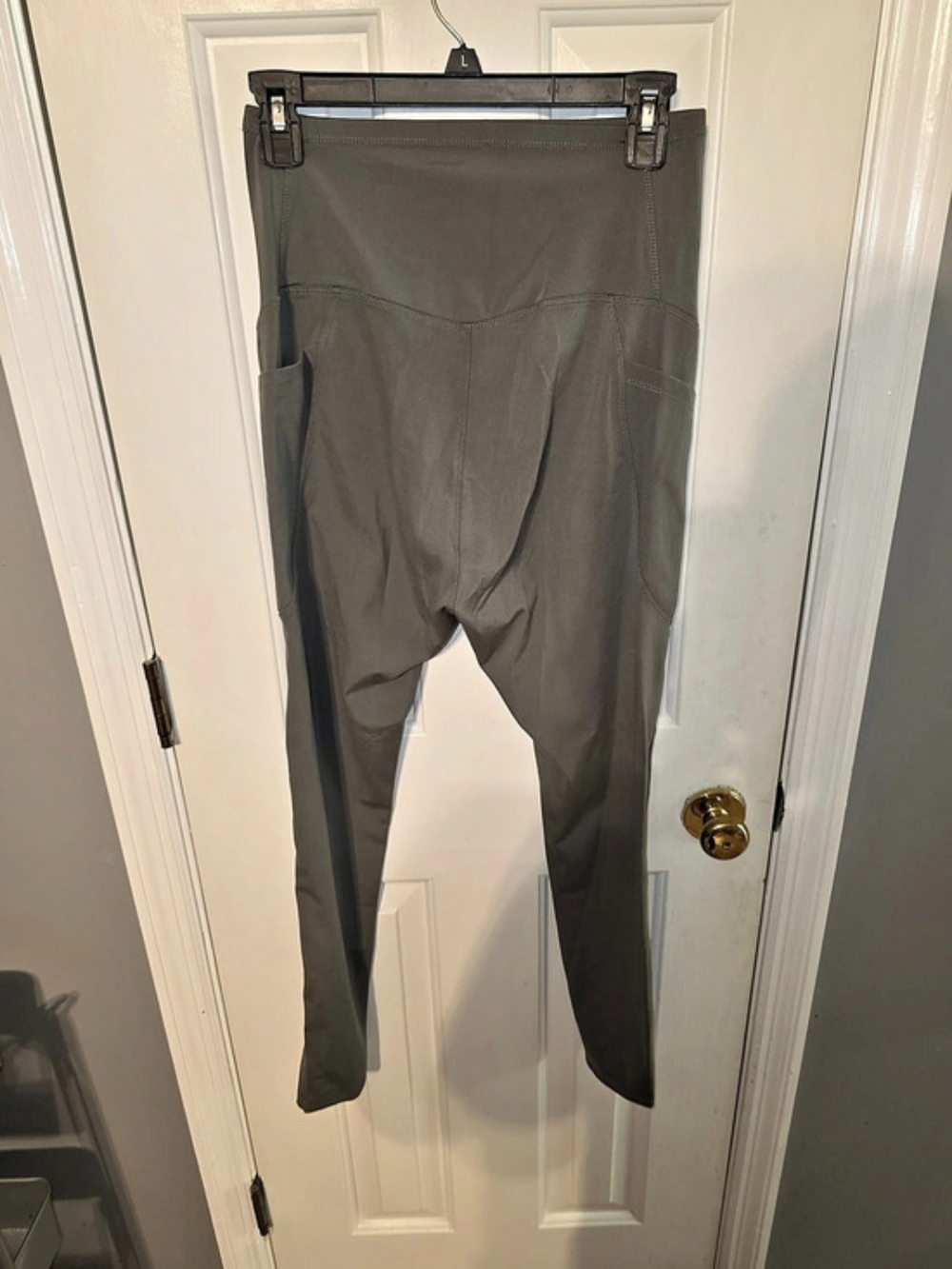 High-Rise Pant with Pockets Gray Leggings